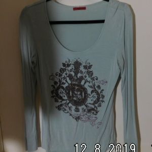 Light blue long sleeve tee with design M